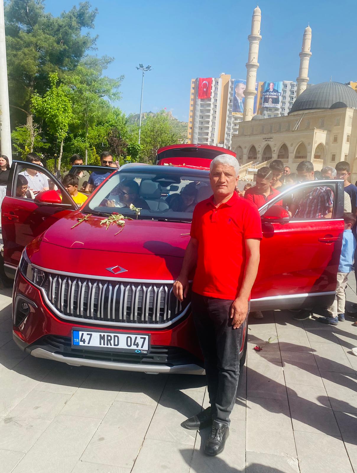 Türkiye’nin yerli otomobili Togg, Mardin’de vatandaşların beğenisine sunuldu. Merkez Artuklu