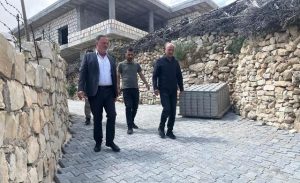 Artuklu Belediyesi 12 kırsal Mahallede parke taşı çalışmalarını tamamlandı. Artuklu