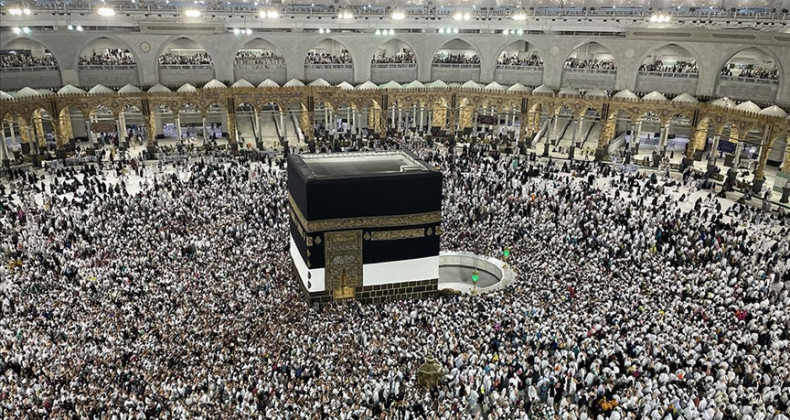 Geçen yıl 65 yaş ve üstü kısıtlamasına takılan 35 bin 27 hacı adayı kutsal topraklarda