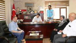 Mardin İl Müftüsü Çelik ve İl Müftü Yardımcıları Kurban Bağışını TDV’ye yaptı