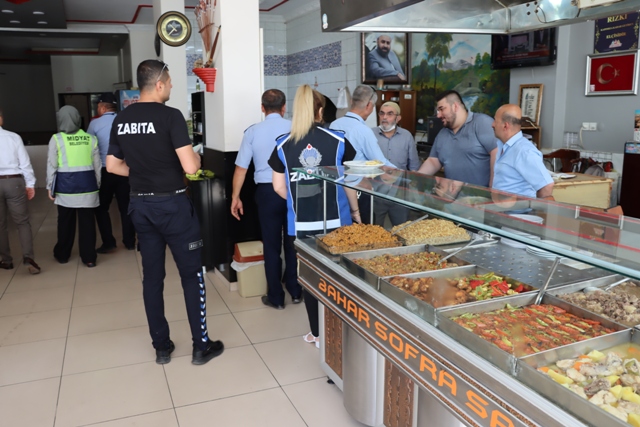 MİDYAT Belediyesi, Ruhsat/Denetim ve Zabıta Müdürlüğü ekipleri yeme içme sektöründe