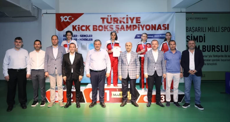 Milli Takıma Seçilen Sporcular, Madalyalarını Vali Demirtaş’ın Elinden Aldı