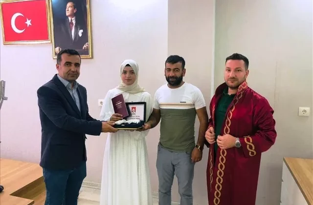 Derik Belediyesi vatandaşları mutlu günlerinde yalnız bırakmıyor