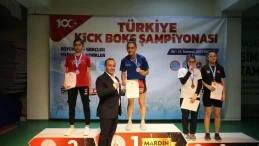 Hemşire Duygu kick boks kariyerini yenilgisiz sürdürüyor