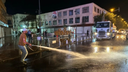 Midyat’ta gece yarılarına kadar cadde ve sokak temizliği