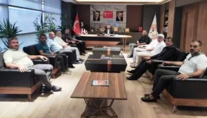 Artuklu İlçesi’ne bağlı mahallelerin muhtarları AK Parti Mardin İl Başkanlığı’nı