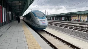 TCDD, ülkenin demir yolu ağının geliştirilmesi amacıyla kuzey-güney ve doğu-batı