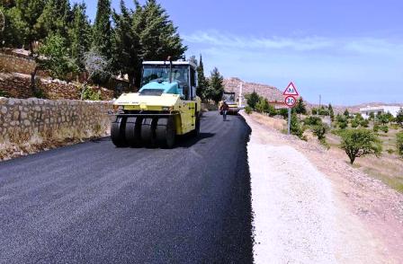 Mardin’de yol çalışmaları aralıksız sürüyor