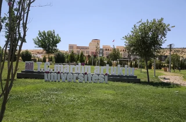 MAÜ Yaşayan Diller Enstitüsü yerli ve yabancı öğrencilerini bekliyor