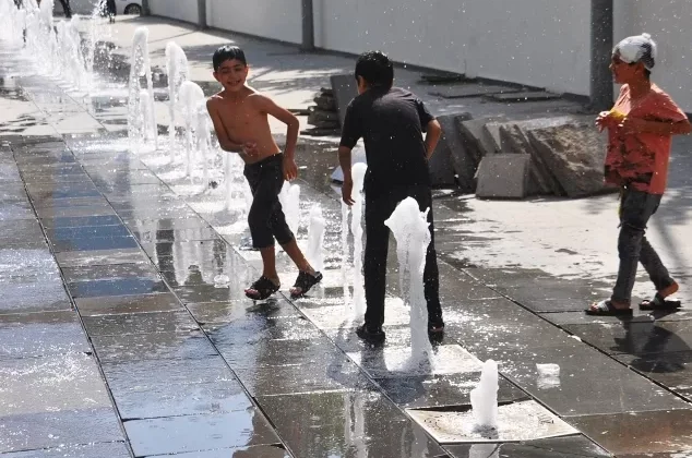 “Basra” sıcakları vatandaşları bunalttı