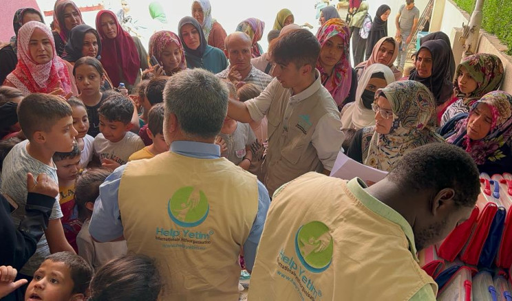 Avrupalı gurbetçilerden öğrenciler için kırtasiye yardımı