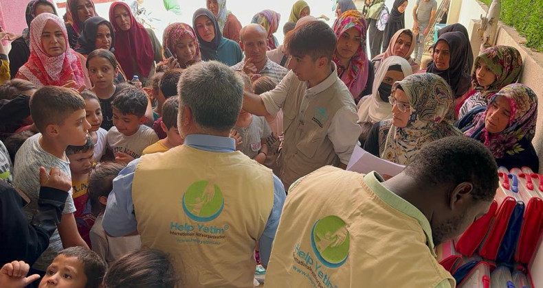 Avrupalı gurbetçilerden öğrenciler için kırtasiye yardımı