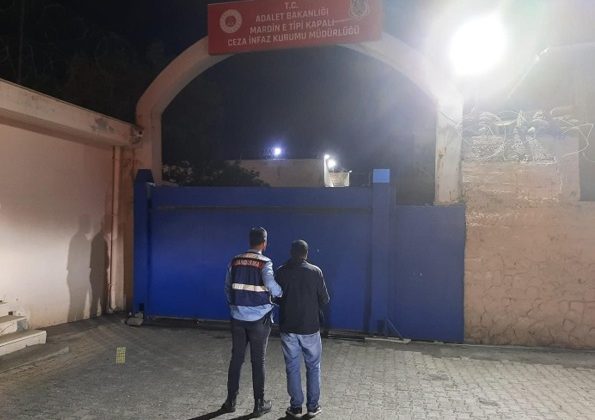 Çeşitli suçlardan aranan 12 kişi yakalandı