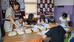 Depremzede ve kırsaldaki öğrenciler için hikaye kitabı yazdı