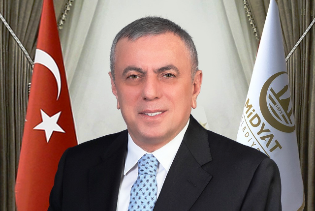 Midyat Belediye Başkanı Veysi Şahin, 29 Ekim Cumhuriyet Bayramı dolayısıyla