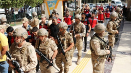 Terör operasyonunda yakalanan 8 zanlı adliyeye sevk edildi