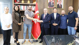 Voleybol Turnuvası 1.lerinden Demir’e Ziyaret