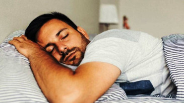 Yanlış Uyku Pozisyonu Ağrılara Neden Olabiliyor!