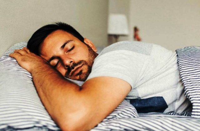 Yanlış Uyku Pozisyonu Ağrılara Neden Olabiliyor!