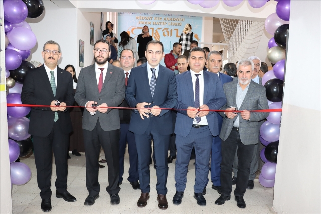 Midyat ilçesinde 24 Kasım Öğretmenler Günü kapsamında Kız Anadolu İmam