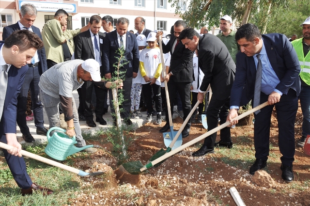 Kızıltepe ilçesinde “11 Kasım Milli Ağaçlandırma Günü” kapsamında etkinlik düzenlendi.