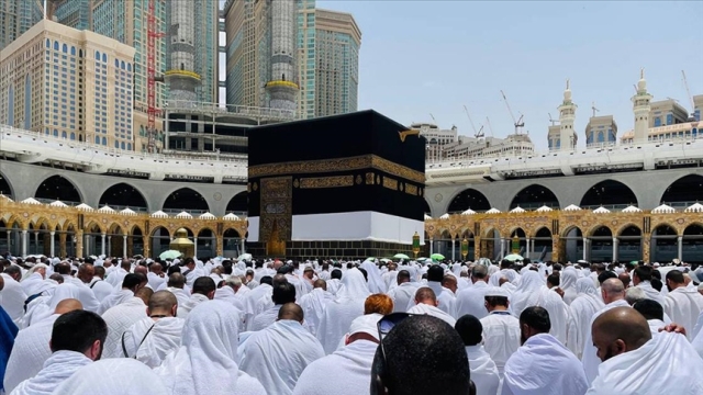 Hac ve Umre Hizmetleri Genel Müdürü Remzi Bircan, turist vizesiyle