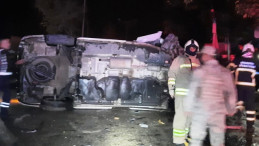 Otomobil ile hafif ticari aracın çarpıştığı kazada 6 kişi yaralandı