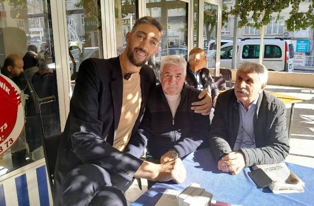 Dünyanın En Uzun Adamı Evlenmek İstiyor