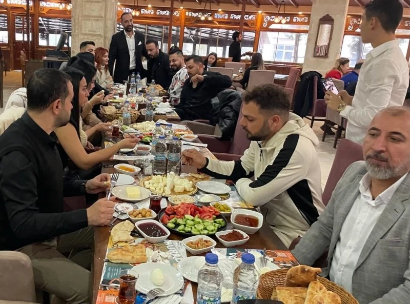 Mardin’de, Güzellik Salonları Sahipleri ve Kuaförler Kahvaltıda buluştu, çalışma prensipleri