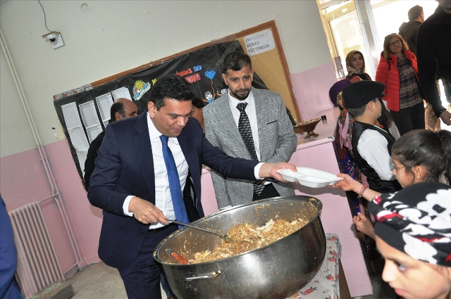 Kızıltepe ilçesinde 4. Bulgur Festivali düzenlendi. Vatan İlkokulu’nda düzenlenen etkinliğe,