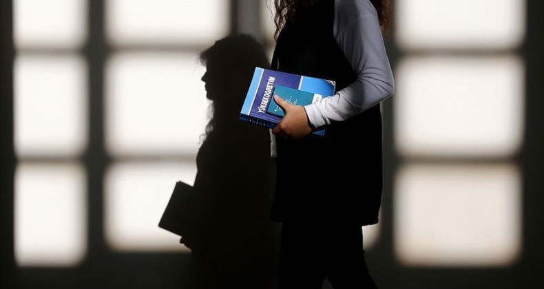 Vakıflar Genel Müdürlüğünün yükseköğrenim bursu 2 bin liraya çıkarıldı