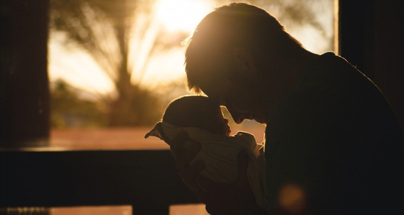 Doğum sonrası babalarda da depresyon gözlenebiliyor