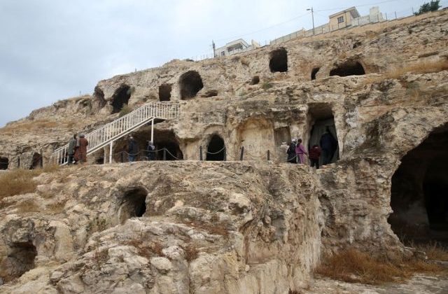Tarihi mağaralar turizme hizmet ediyor
