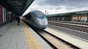 Türkiye Cumhuriyeti Devlet Demiryolları (TCDD) İşletmesi Genel Müdürlüğü, 42 tren