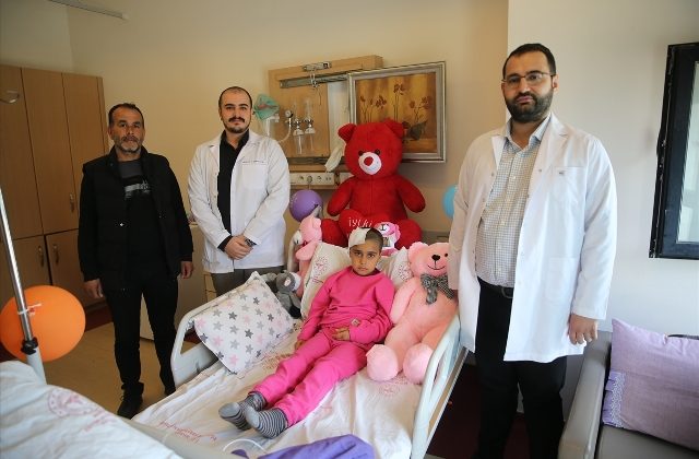 Epilepsi hastası çocuğa başarılı operasyon