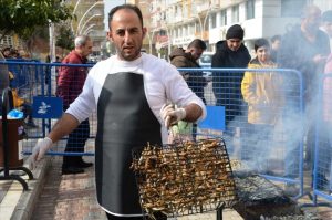 Kızıltepe ilçesinde Hamsi Festivali düzenlendi. Çaykur Rizespor Taraftarları Derneği, Kızıltepe