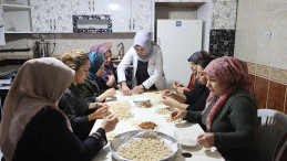 Depremde yakınlarını kaybeden kadınlar mesleki kurslarla hayata tutunuyor