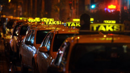 Ticari araç sürücülerinin “yaş şartı” düzenlemesinde süre 1 yıl uzatıldı