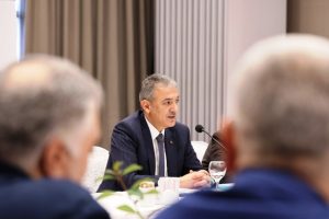 Mardin Valisi ve Büyükşehir Belediyesi Başkan Vekili Tuncay Akkoyun, 10