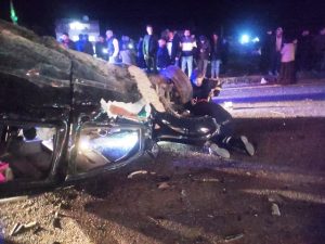 Kızıltepe ilçesinde iki otomobilin çarpışması sonucu 3 kişi yaralandı. Sürücülerinin