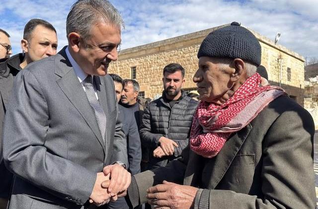 Vali Akkoyun kırsal mahalle ziyaretlerini sürdüyor