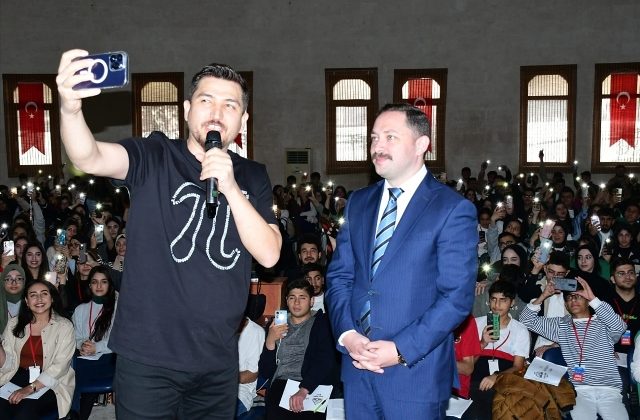 Kaymakam Kayabaşı, öğrencilerle bir araya geldi