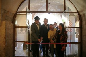 Mardin’de “Mavi Liman 18 Karma Sergisi” sanatseverlerle buluştu. Farklı illerden