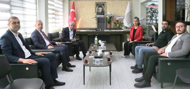 Başkan Türk’e ziyaretler sürüyor