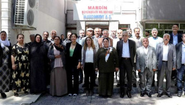 Ezidilerden Mardin Büyükşehir Belediyesine Ziyaret