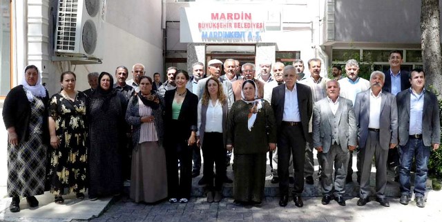 Ezidilerden Mardin Büyükşehir Belediyesine Ziyaret