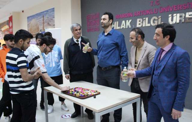 Memleketlerine Bayram Şekerleriyle Uğurlandılar