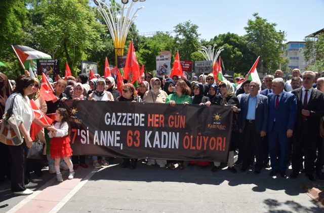 AK kadınlar Gazzeli anneler için buluştu