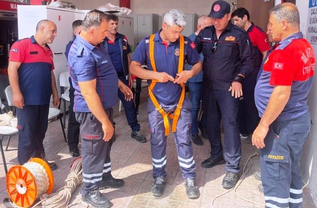 İtfaiye personellerine temel itfaiyecilik eğitimi