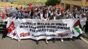 Mardin Artuklu Üniversitesi (MAÜ) öğrencileri, ABD üniversitelerindeki Filistin eylemlerine destek